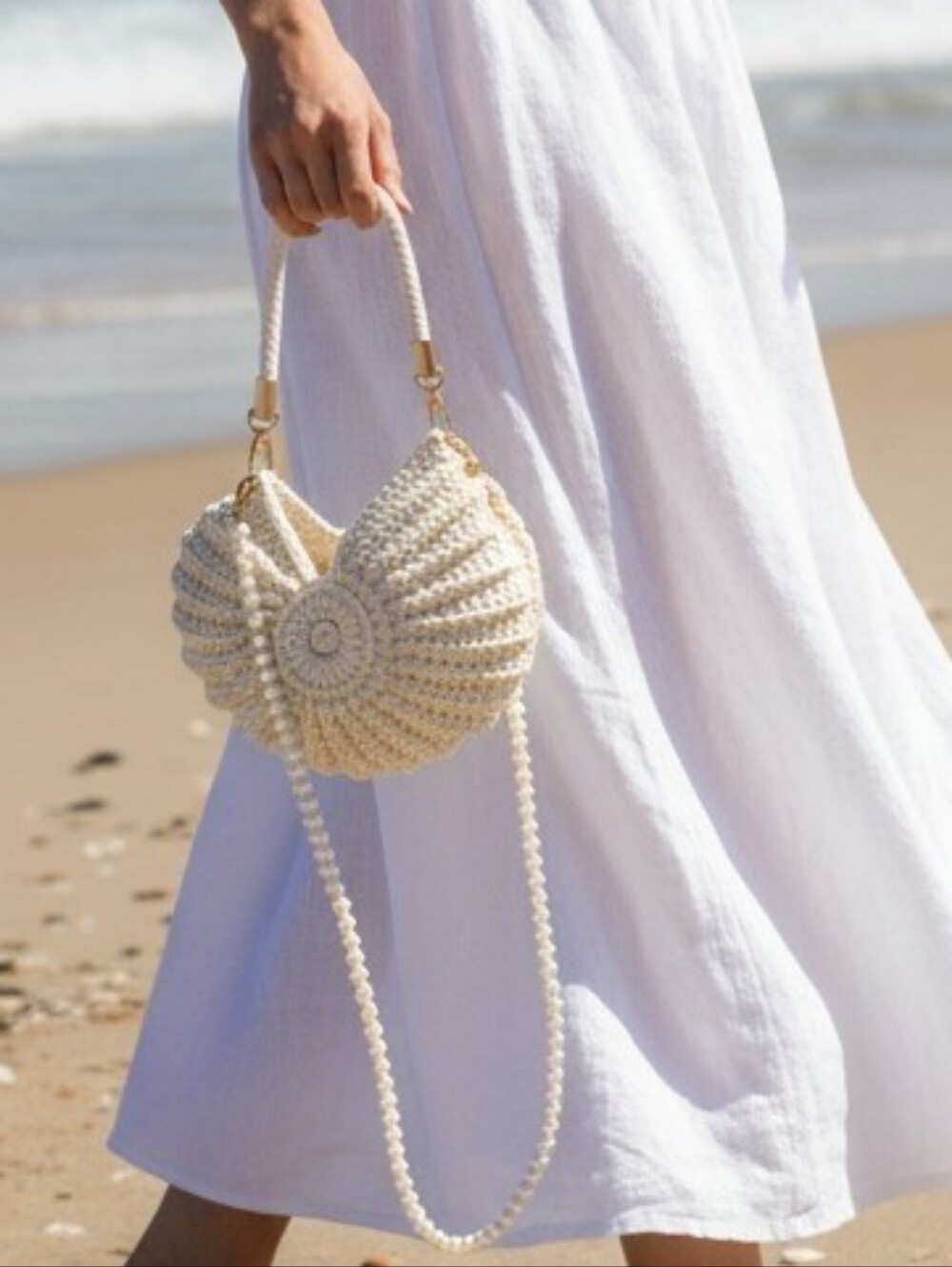 Handcrafted Light Aqua Crochet Shell Shoulder Bag with White Handle - Picture 6 of 9